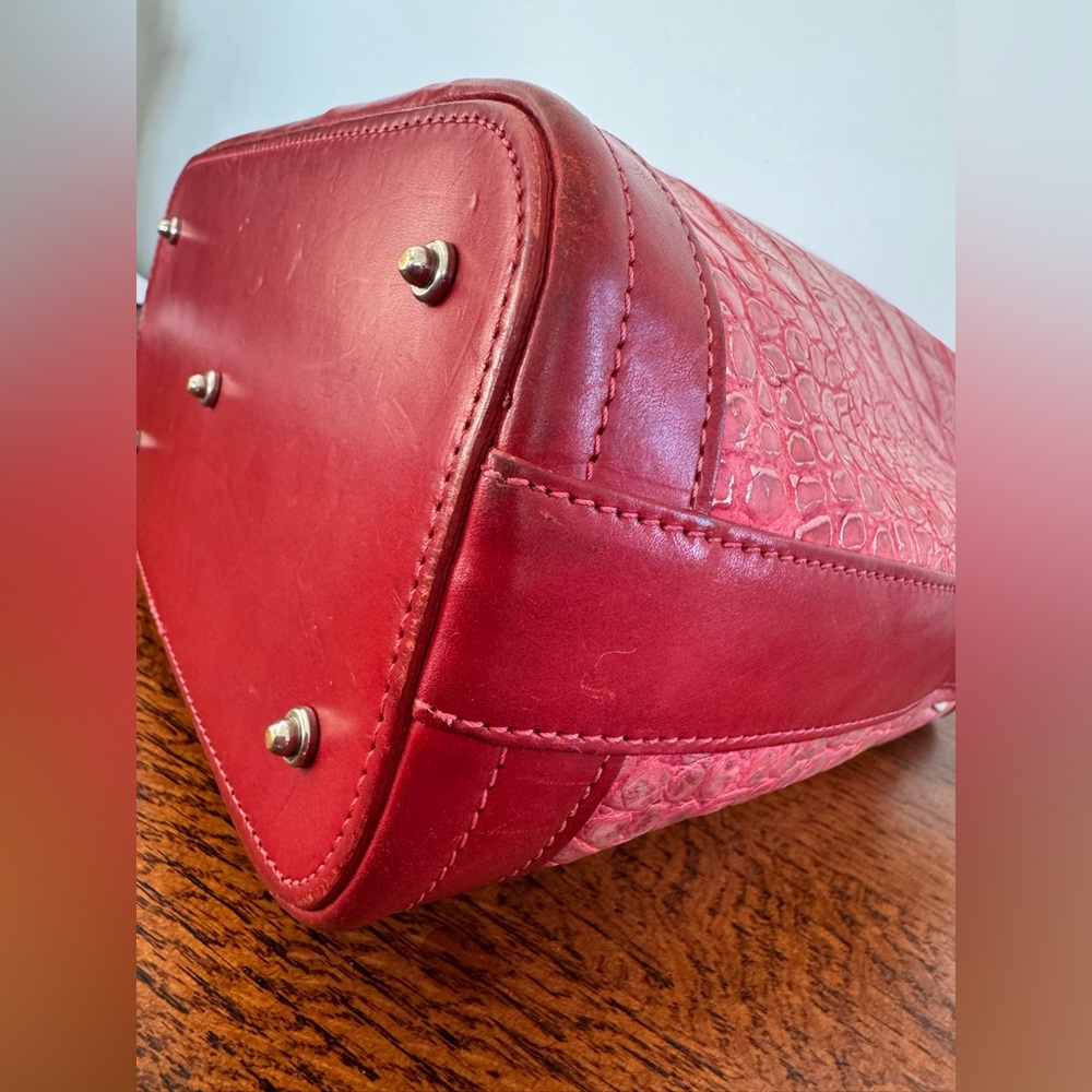 Dooney & Bourke Red/Pink Metallic Croc-Embossed Bucket/Shoulder Bag - RARE - Picture 7 of 16